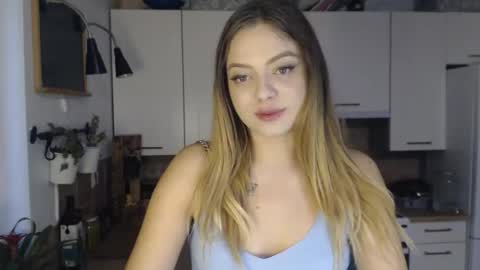 Snapshot of buffyextasy chatting on December 5, 8:45 am Buffy online show from December 5, 8:45 am