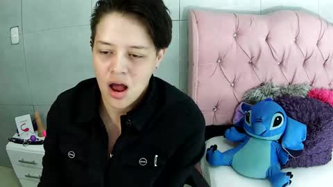 Snapshot of bug2025 chatting on December 15, 1:15 pm bug2025 online show from December 15, 1:15 pm