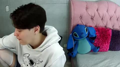 Snapshot of bug2025 chatting on December 19, 11:56 pm bug2025 online show from December 19, 11:56 pm