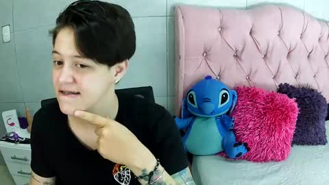 Snapshot of bug2025 chatting on December 21, 3:24 am bug2025 online show from December 21, 3:24 am