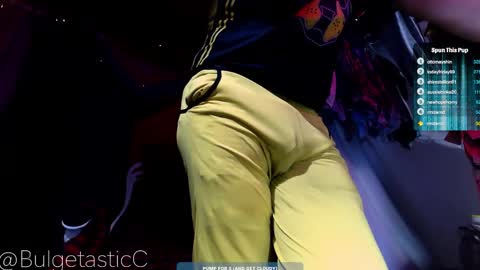 Snapshot of bulgetasticc chatting on October 12, 8:30 pm BulgetasticC online show from October 12, 8:30 pm