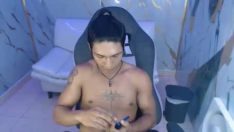 bull_cam online show from December 5, 2:42 am