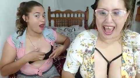 Snapshot of bunniosito chatting on November 25, 2:00 am bunniosito online show from November 25, 2:00 am