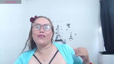 Snapshot of bunniosito chatting on April 7, 10:31 pm bunniosito online show from April 7, 10:31 pm