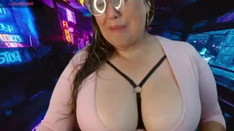 Snapshot of bunniosito chatting on June 18, 8:46 pm bunniosito online show from June 18, 8:46 pm