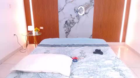 Rossi Hill online show from March 8, 2:04 am