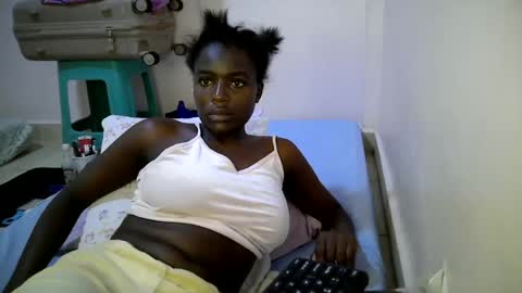 Snapshot of bunny_bliss1 chatting on July 1, 2:35 am bunny_bliss1 online show from July 1, 2:35 am