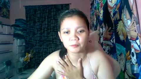 Snapshot of bunny_flower18 chatting on May 16, 10:36 am bunny_flower18 online show from May 16, 10:36 am