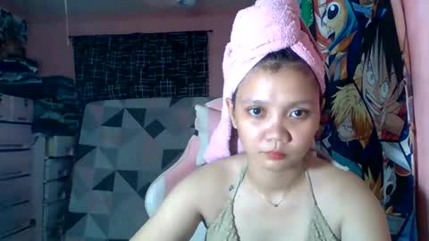 Snapshot of bunny_flower18 chatting on May 17, 10:00 am bunny_flower18 online show from May 17, 10:00 am