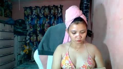 Snapshot of bunny_flower18 chatting on May 18, 12:22 pm bunny_flower18 online show from May 18, 12:22 pm