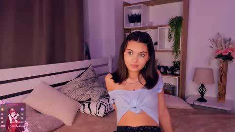 Snapshot of bunny_nova chatting on November 12, 8:04 am Aria online show from November 12, 8:04 am