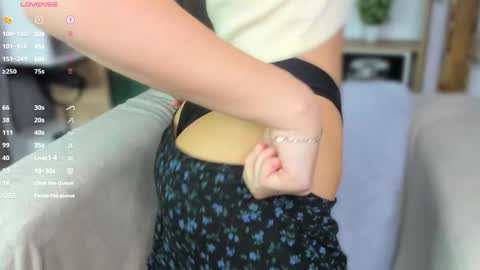 Snapshot of bunny_nova chatting on February 25, 8:13 am Aria online show from February 25, 8:13 am