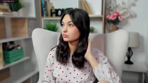 Aria online show from March 17, 7:01 am