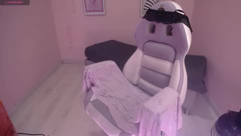 ... .          . ... online show from November 10, 2:27 pm