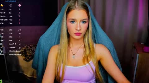 Snapshot of bunny_wetty chatting on June 4, 7:42 pm ruslana online show from June 4, 7:42 pm