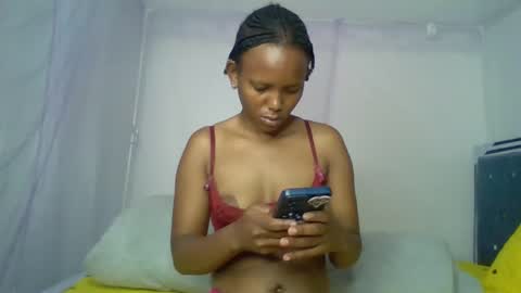 Snapshot of bunnydiva_ chatting on June 5, 2:18 am bunnydiva_ online show from June 5, 2:18 am