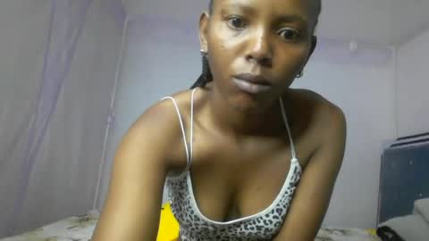 Snapshot of bunnydiva_ chatting on June 14, 1:47 am bunnydiva_ online show from June 14, 1:47 am