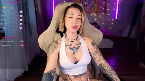 bunnykelly online show from September 25, 6:17 am