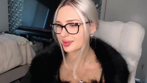 Snapshot of bunnykhalessi chatting on February 12, 9:10 pm OnlyFans BunnyKhalessi online show from February 12, 9:10 pm