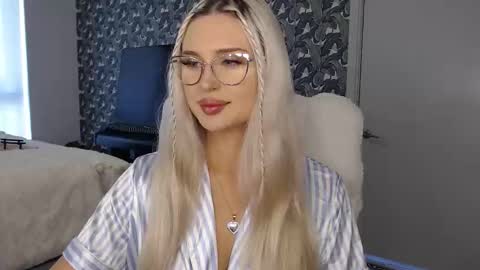 Snapshot of bunnykhalessi chatting on February 13, 9:33 pm OnlyFans BunnyKhalessi online show from February 13, 9:33 pm