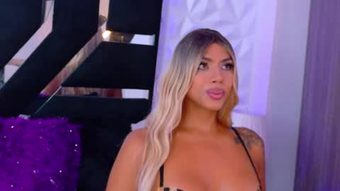 Snapshot of bunnynicolle chatting on January 6, 7:56 pm ONLYFANS online show from January 6, 7:56 pm