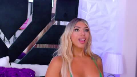 Snapshot of bunnynicolle chatting on January 9, 7:40 pm ONLYFANS online show from January 9, 7:40 pm