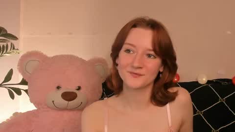 Snapshot of bunnyy_4u chatting on June 17, 3:13 pm Lilith online show from June 17, 3:13 pm