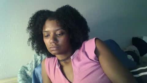 Snapshot of bunnyy_tharider25 chatting on September 30, 7:52 pm Bunny online show from September 30, 7:52 pm