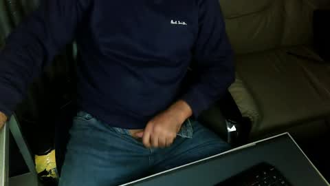 Hairy Arabian online show from April 5, 5:59 am