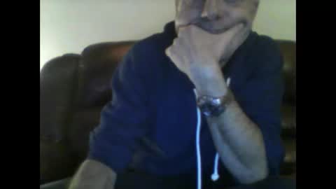 burnleyguy1977 online show from January 18, 2:37 am