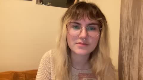 esme gray online show from December 24, 3:27 am