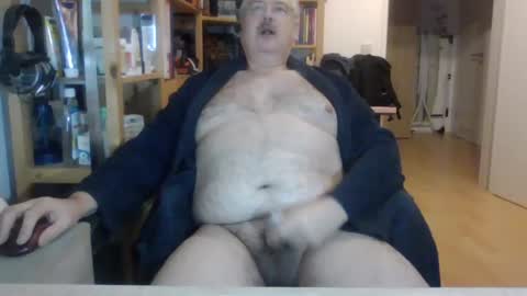 Snapshot of busibaer666 chatting on December 11, 4:39 am busi online show from December 11, 4:39 am