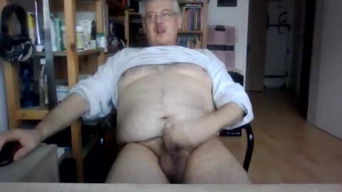 Snapshot of busibaer666 chatting on January 25, 8:42 am busi online show from January 25, 8:42 am