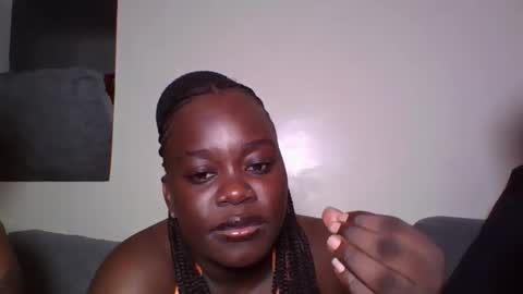 busty_mellons online show from October 4, 8:40 pm