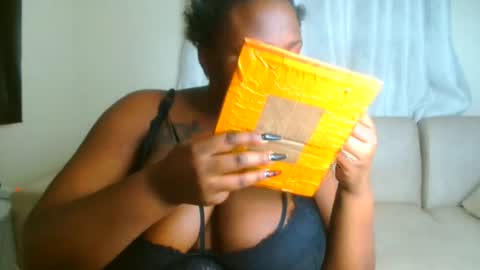 Snapshot of busty_mellons69 chatting on February 7, 9:35 am busty_mellons69 online show from February 7, 9:35 am