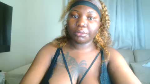 Snapshot of busty_mellons69 chatting on February 17, 7:27 am busty_mellons69 online show from February 17, 7:27 am