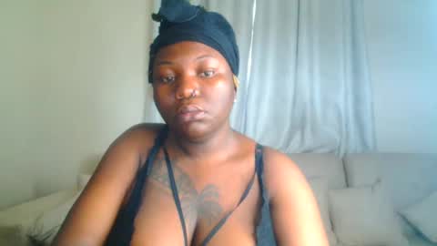 Snapshot of busty_mellons69 chatting on February 18, 8:32 am busty_mellons69 online show from February 18, 8:32 am