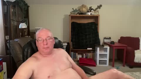 Snapshot of bustyballs100 chatting on October 28, 3:14 pm bustyballs100 online show from October 28, 3:14 pm