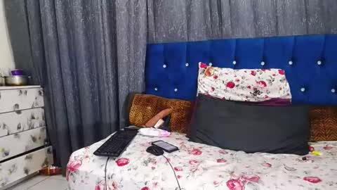 bustybmwx online show from October 27, 8:18 am