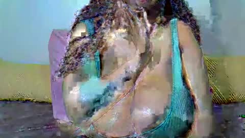 bustytessa37 online show from April 21, 3:07 pm