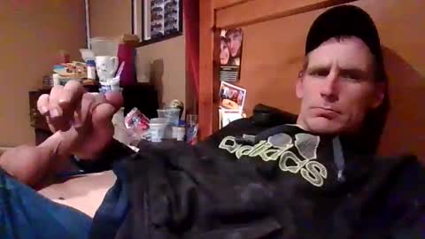 Snapshot of butt_truckin chatting on May 17, 10:28 pm butt_truckin online show from May 17, 10:28 pm