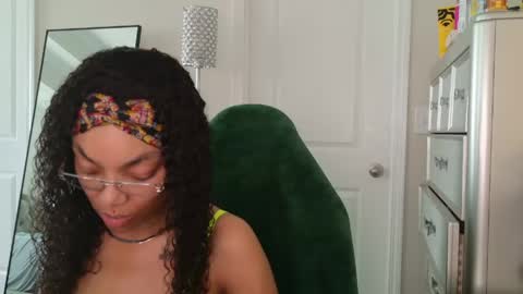 butterfly booty online show from April 21, 3:07 pm