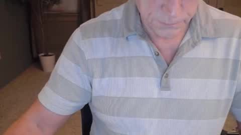Snapshot of buttnakedfun954737 chatting on January 3, 11:35 am Miles online show from January 3, 11:35 am