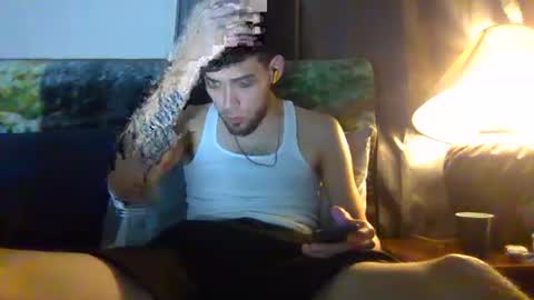 Snapshot of bwcthrillz chatting on December 4, 9:40 am bwcthrillz online show from December 4, 9:40 am