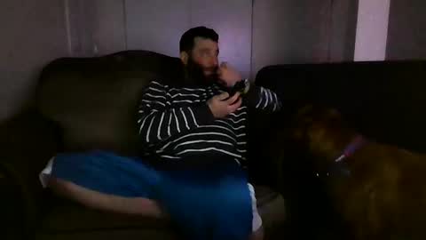 Snapshot of c2cmee chatting on December 7, 2:31 am c2cmee online show from December 7, 2:31 am