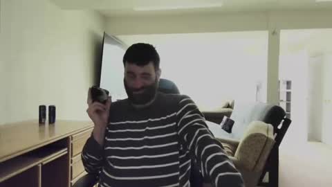 Snapshot of c2cmee chatting on December 7, 8:44 am c2cmee online show from December 7, 8:44 am