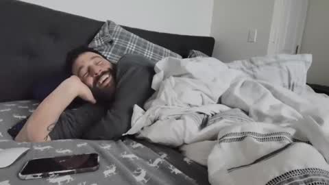 Snapshot of c2cmee chatting on December 12, 8:14 am c2cmee online show from December 12, 8:14 am