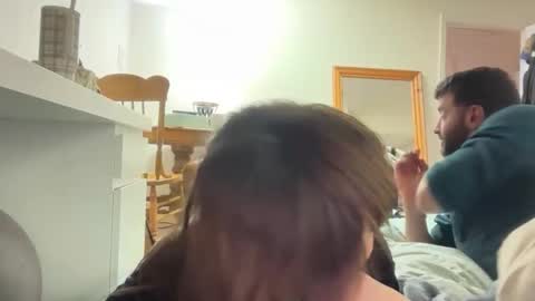 Snapshot of c2cmee chatting on March 17, 5:11 am c2cmee online show from March 17, 5:11 am