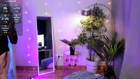 Polly online show from February 17, 8:59 pm