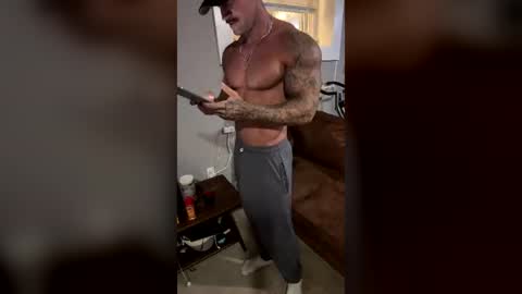 Snapshot of cadenhunterr chatting on July 15, 5:18 pm cadenhunterr online show from July 15, 5:18 pm